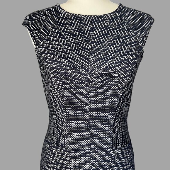 Ann Taylor Textured Knit Sheath Dress - Size 2 - Picture 2 of 7